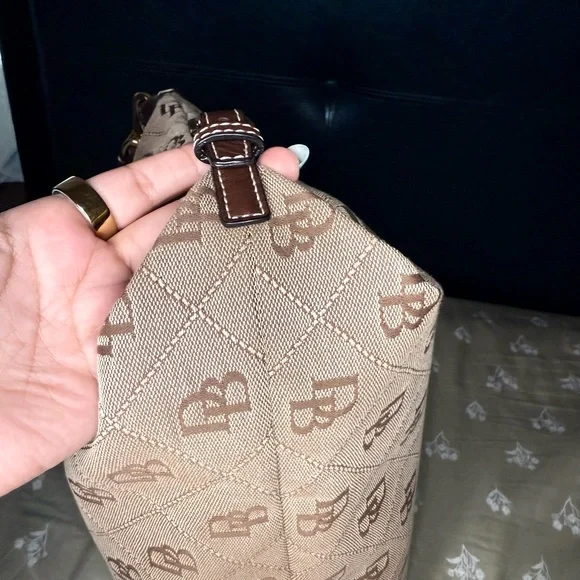 Dooney & Bourke - Large Brown& Tan Tote - EUC - Picture 7 of 16